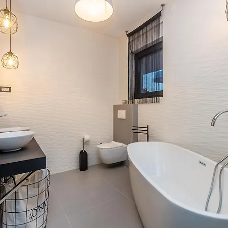 Luxury Noa * Njivice