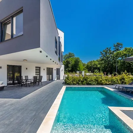 Luxury Noa * Njivice