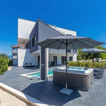 Luxury Noa