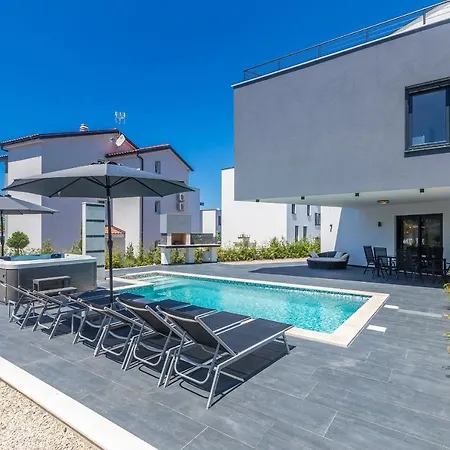 Luxury Noa Apartament Nijvice